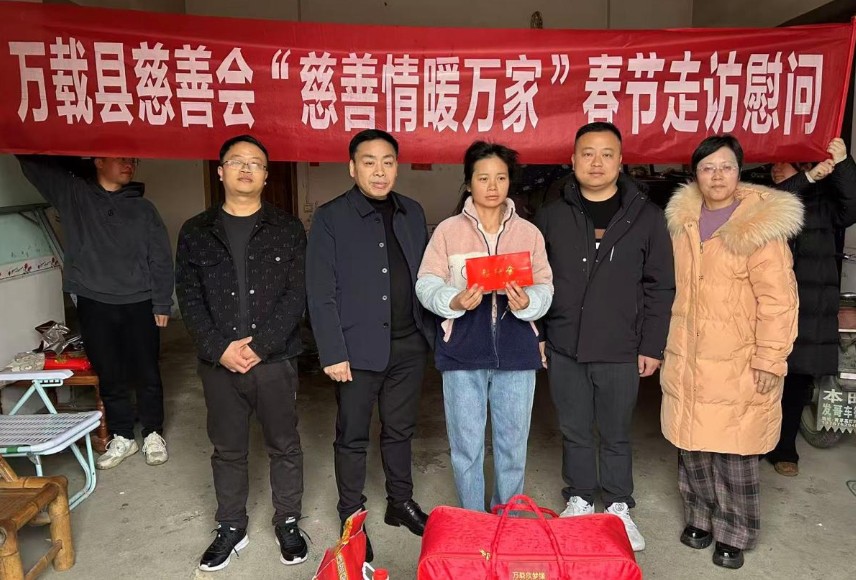 寒冬送暖迎新春 情系群众暖民心 ——江西省万载县民政局开展2026年春节前困难群众走访慰问活动